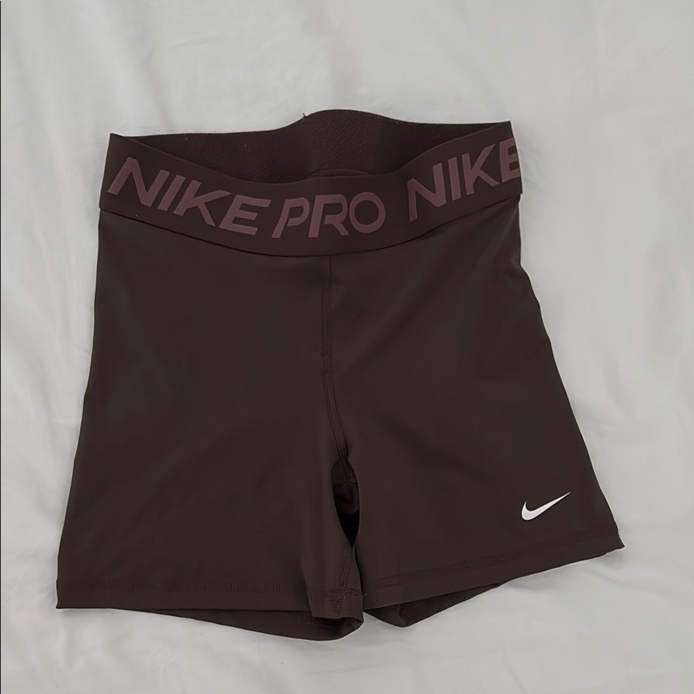 Nike Brown Athletic Shorts with Moisture-Wicking Fabric